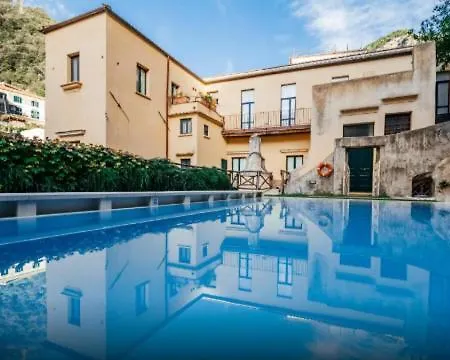 Vendégház With Pool