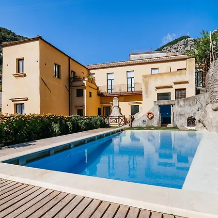 Vendégház With Pool Amalfi