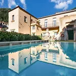 With Pool Guest house Amalfi