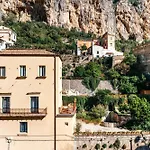 With Pool Guest house Amalfi