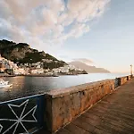 With Pool Guest house Amalfi