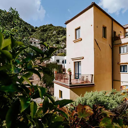 Appartamento With Pool