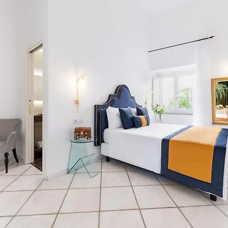 With Pool Амальфі