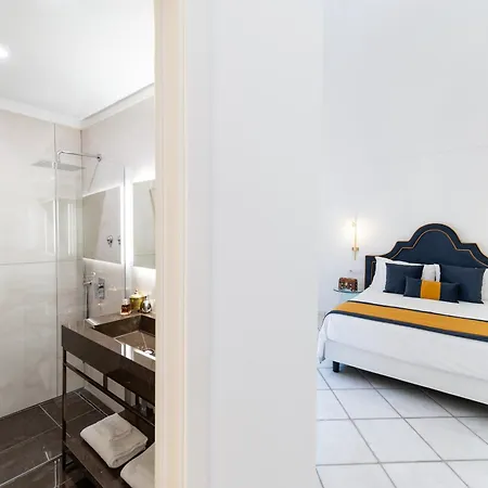 With Pool Амальфі