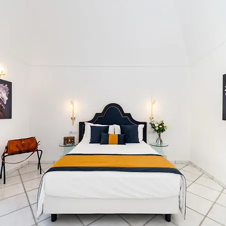 招待所 With Pool 4*