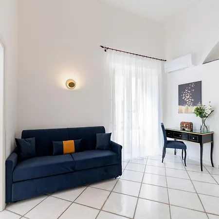 With Pool بيت ضيافة 4*