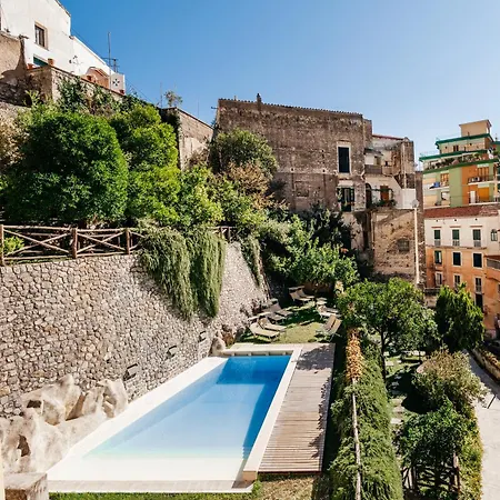 With Pool بيت ضيافة 4*