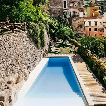 With Pool Appartamento