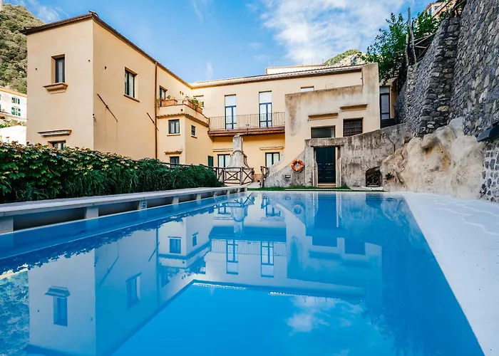 Πανσιόν With Pool 4*