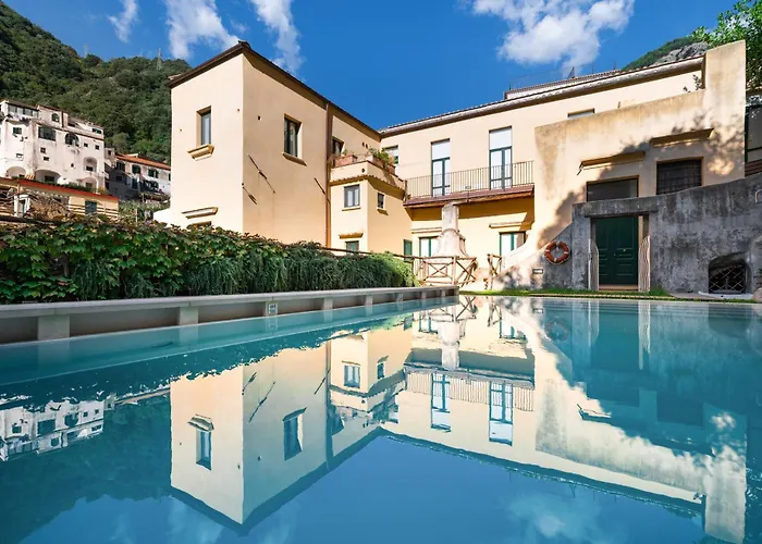 With Pool Πανσιόν Αμάλφι