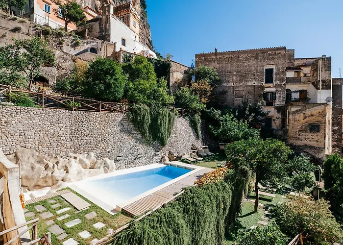 Πανσιόν With Pool 4*